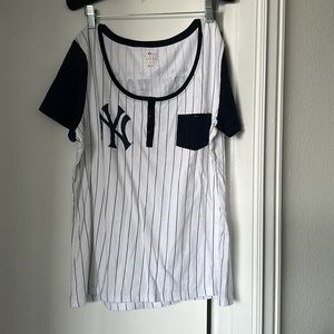 New York Yankees Tee Logo & Rhinestones on Back